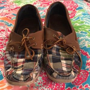 Madras print men’s boat shoes.